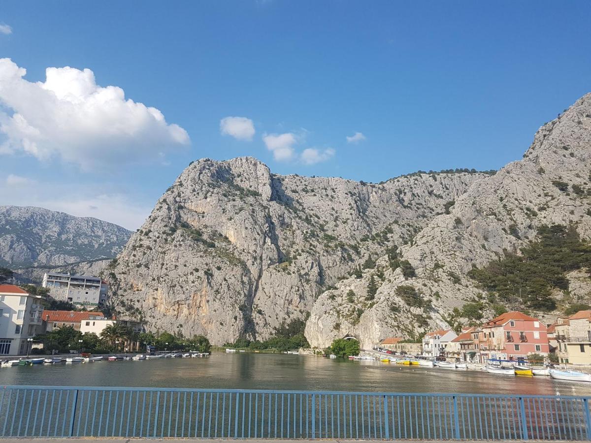 Apartment Sreta Omiš Extérieur photo